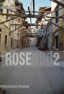 FRIULI-VENEZIA GIULIA,  GEMONA :ROVINE DOPO IL TERREMOTO   - © 1980 Graziano Arici/Rosebud2 / GEO
