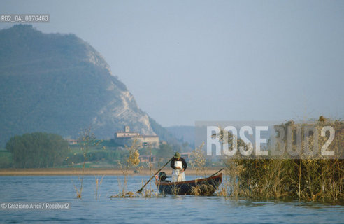 LOMBARDIA,  (BRESCIA) IL LAGO DI ISEO - © 1980 Graziano Arici/Rosebud2 / GEO /