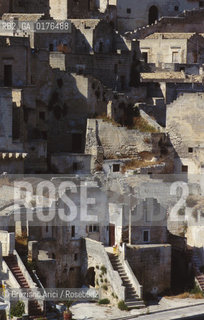 BASILICATA,  MATERA : I SASSI     - © 2002 Graziano Arici/Rosebud2 / GEO / ABITAZIONI RUPESTRE
