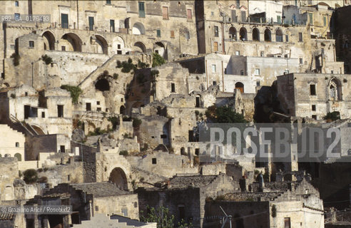 BASILICATA,  MATERA : I SASSI     - © 2002 Graziano Arici/Rosebud2 / GEO / ABITAZIONI RUPESTRE