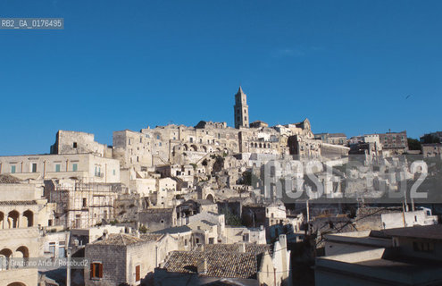 BASILICATA,  MATERA : I SASSI     - © 2002 Graziano Arici/Rosebud2 / GEO / ABITAZIONI RUPESTRE