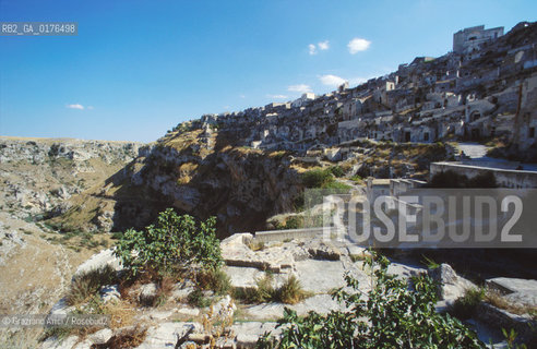 BASILICATA,  MATERA : I SASSI     - © 2002 Graziano Arici/Rosebud2 / GEO / ABITAZIONI RUPESTRE