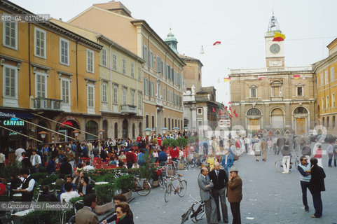 EMILIA-ROMAGNA,  RAVENNA : PIAZZA DEL POPOLO  - © 2002 Graziano Arici/Rosebud2 / GEO