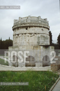EMILIA-ROMAGNA,  RAVENNA : MAUSOLEO DI TEODORICO  - © 2002 Graziano Arici/Rosebud2 / GEO