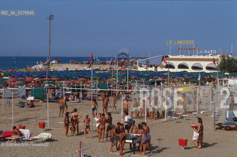 EMILIA-ROMAGNA, (FORLI) RICCIONE : LA SPIAGGIA  - © 2002 Graziano Arici/Rosebud2 / GEO