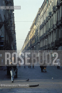 PIEMONTE, TORINO : UNA VIA DEL CENTRO  - © 2002 Graziano Arici/Rosebud2 / GEO