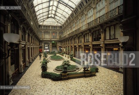 PIEMONTE, TORINO : LA GALLERIA  - © 2002 Graziano Arici/Rosebud2 / GEO