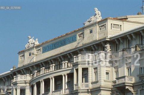 FRIULI-VENEZIA GIULIA, TRIESTE : LUNGOMARE  - © 2002 Graziano Arici/Rosebud2 / GEO / HOTEL EXCELSIOR