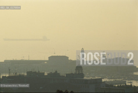 FRIULI-VENEZIA GIULIA, TRIESTE : IL PORTO  - © 2002 Graziano Arici/Rosebud2 / GEO