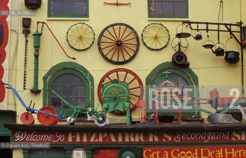 IRLANDA (MUNSTER) CORK : NEGOZIO DI ROBIVECCHI    -©Graziano Arici/Rosebud2 / GEO