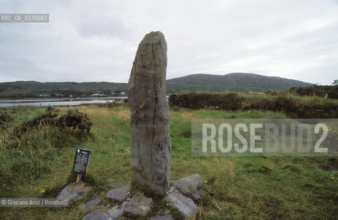 IRLANDA (MUNSTER-KERRY) PIETRA OGHAM  - ©Graziano Arici/Rosebud2 / GEO  / MONUMENTO NEOLITICA