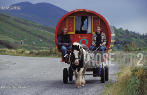 IRLANDA (KERRY) PENISOLA DI DINGLE : ROULOTTE A CAVALLO   - © 2002 Graziano Arici/Rosebud2 / GEO