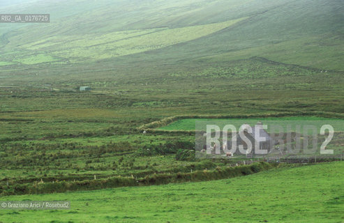 IRLANDA (KERRY) PENISOLA DI DINGLE : CASA DI CAMPAGNA  - © 2002 Graziano Arici/Rosebud2 / GEO