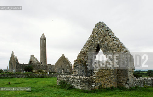 IRLANDA (CONNACHT) GALWAY - GORT  : KILMACDUAGH MONASTERY  - © 2002 Graziano Arici/Rosebud2 / GEO / CHIESA