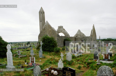 IRLANDA (CONNACHT) GALWAY - GORT  : KILMACDUAGH MONASTERY  - © 2002 Graziano Arici/Rosebud2 / GEO / CHIESA
