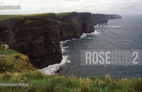 IRLANDA (LIMERICK) CLIFFS OF MOHER  - © 2002 Graziano Arici/Rosebud2 / GEO / MARE / ROCCIA