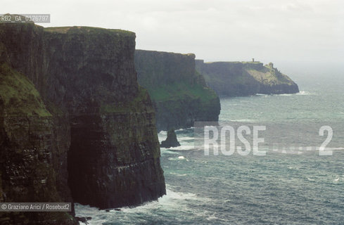 IRLANDA (LIMERICK) CLIFFS OF MOHER  - © 2002 Graziano Arici/Rosebud2 / GEO / MARE / ROCCIA