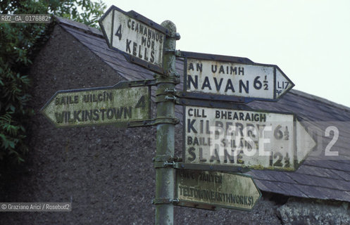 IRLANDA (LEINSTER) VALLE DELLA BOYNE : CARTELLI SEGNALETICI   - © 2002 Graziano Arici/Rosebud2 / GEO / INSEGNA