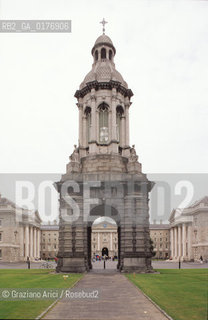 IRLANDA , DUBLINO : TRINITY COLLEGE -IL CAMPANILE     - © 2002 Graziano Arici/Rosebud2 / GEO / UNIVERSITA