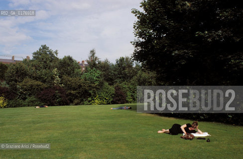 IRLANDA , DUBLINO : MERRION SQUARE : IL GIARDINO  - © 2002 Graziano Arici/Rosebud2 / GEO /