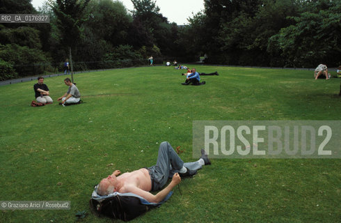 IRLANDA , DUBLINO : STEPHENS GREEN   - © 2002 Graziano Arici/Rosebud2 / GEO / PARCO / GIARDINO
