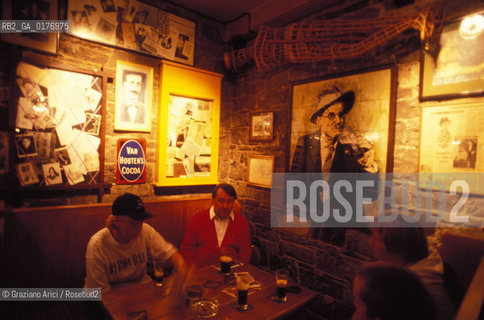 IRLANDA , DUBLINO : IL MUSEO DELLA BIRRA GUINNESS : IL PUB   - © 2002 Graziano Arici/Rosebud2 / GEO / JOYCE / LETTERATURA