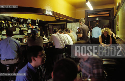 IRLANDA , DUBLINO : MULLIGANS PUB   - © 2002 Graziano Arici/Rosebud2 / GEO / BIRRA / JOYCE