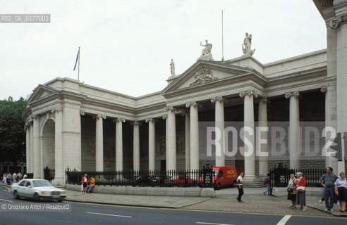 IRLANDA , DUBLINO : BANCA DIRLANDA   - © 2002 Graziano Arici/Rosebud2 / GEO