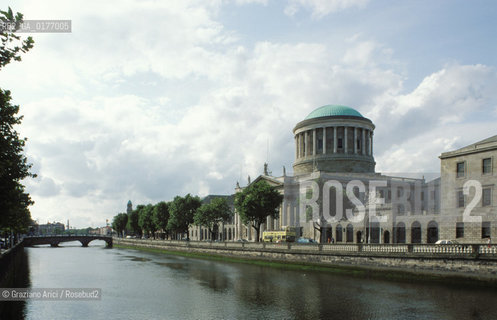 IRLANDA , DUBLINO : FOUR COURTS E IL FIUME LIFFEY   - © 2002 Graziano Arici/Rosebud2 / GEO
