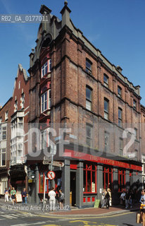 IRLANDA , DUBLINO : UNA STRADA DEL CENTRO   - © 2002 Graziano Arici/Rosebud2 / GEO