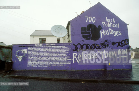 GRAN BRETAGNA (ULSTER) , LONDONDERRY : UNA STRADA   - © 2002 Graziano Arici/Rosebud2 / GEO / SCRITTA