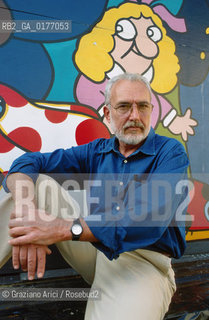 IL DISEGNATORE E FUMETTISTA FRANCESCO ALTAN - © 2002 Graziano Arici/Rosebud2 / FUMETTI / DISEGNATORE