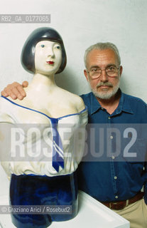 IL DISEGNATORE E FUMETTISTA FRANCESCO ALTAN - © 2002 Graziano Arici/Rosebud2 / FUMETTI / DISEGNATORE