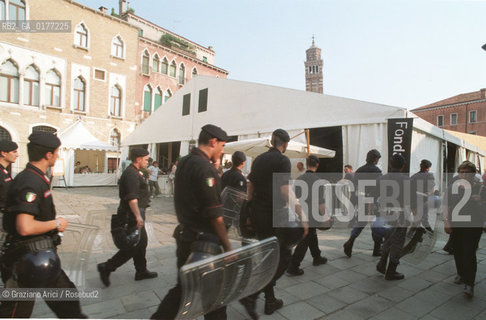 FONDAMENTA 13/16 GIUGNO 2002 - SIGNIFICATI CONDIVISI - MANIFESTAZIONE ANTIRAZZISTA  - ©Graziano Arici/Rosebud2