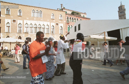 FONDAMENTA 13/16 GIUGNO 2002 - SIGNIFICATI CONDIVISI - MANIFESTAZIONE ANTIRAZZISTA  - ©Graziano Arici/Rosebud2