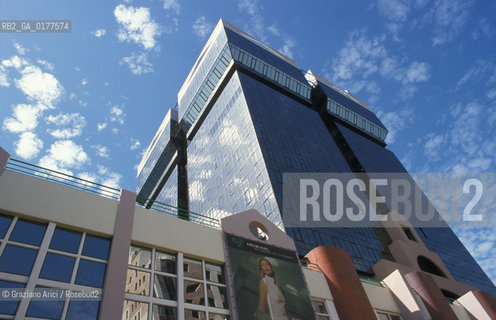 PORTOGALLO, LISBONA : CENTRO COMMERCIALE AMOREIRAS SHOPPING CENTRE -  @ 2002 Graziano Arici/Rosebud2 / GEO