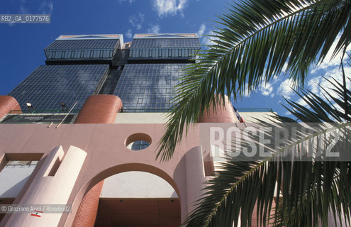 PORTOGALLO, LISBONA : CENTRO COMMERCIALE AMOREIRAS SHOPPING CENTRE -  @ 2002 Graziano Arici/Rosebud2 / ARCHITETTURA MODERNA / GEO