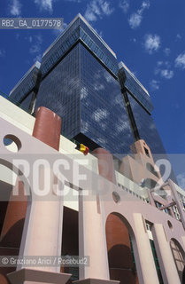 PORTOGALLO, LISBONA : CENTRO COMMERCIALE AMOREIRAS SHOPPING CENTRE -  @ 2002 Graziano Arici/Rosebud2 / ARCHITETTURA MODERNA / GEO
