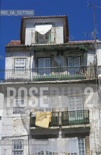 PORTOGALLO, LISBONA : CASA NEL QUARTIERE DI ALFAMA    @ 2002 Graziano Arici/Rosebud2 / GEO