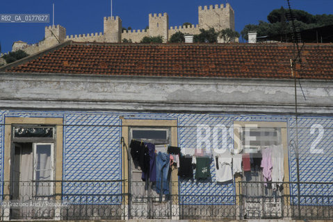 PORTOGALLO, LISBONA : CASA NEL QUARTIERE DI BAIXA    @ 2002 Graziano Arici/Rosebud2 / GEO