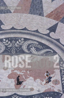 PORTOGALLO, LISBONA : MONUMENTO ALLE SCOPERTE GEOGRAFICHE   @ 2002 Graziano Arici/Rosebud2  / GEO