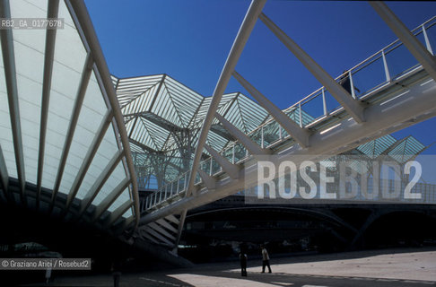 PORTOGALLO, LISBONA : EXPO 98 - LA STAZIONE DEL METRO VASCO DA GAMA DI CALATRAVA  @ 2002 Graziano Arici/Rosebud2 / ARCHITETTURA MODERNA / GEO