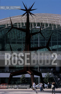 PORTOGALLO, LISBONA : EXPO 98 - LA STAZIONE DEL METRO VASCO DA GAMA  DI CALATRAVA  @ 2002 Graziano Arici/Rosebud2  / ARCHITETTURA MODERNA / GEO