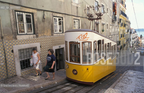 PORTOGALLO, LISBONA : QUARTIERE DI BICA - LA FUNICOLARE   @ 2002 Graziano Arici/Rosebud2  / GEO