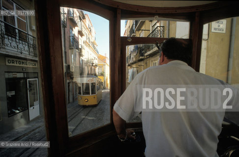 PORTOGALLO, LISBONA : QUARTIERE DI BICA - LA FUNICOLARE   @ 2002 Graziano Arici/Rosebud2  / GEO