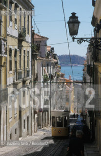 PORTOGALLO, LISBONA : QUARTIERE DI BICA - LA FUNICOLARE   @ 2002 Graziano Arici/Rosebud2  / GEO
