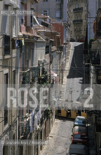 PORTOGALLO, LISBONA : QUARTIERE DI BICA    @ 2002 Graziano Arici/Rosebud2  / GEO