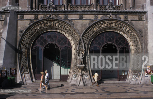 PORTOGALLO, LISBONA : LA STAZIONE DEL ROSSIO  @ 2002 Graziano Arici/Rosebud2  / GEO