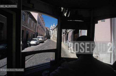 PORTOGALLO, LISBONA : DAL TRAM    @ 2002 Graziano Arici/Rosebud2  / GEO