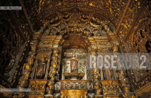 PORTOGALLO, LISBONA : BARRIO ALTO : CAPPELLA NELLA CHIESA DI SAO ROQHE   @ 2002 Graziano Arici/Rosebud2  / GEO